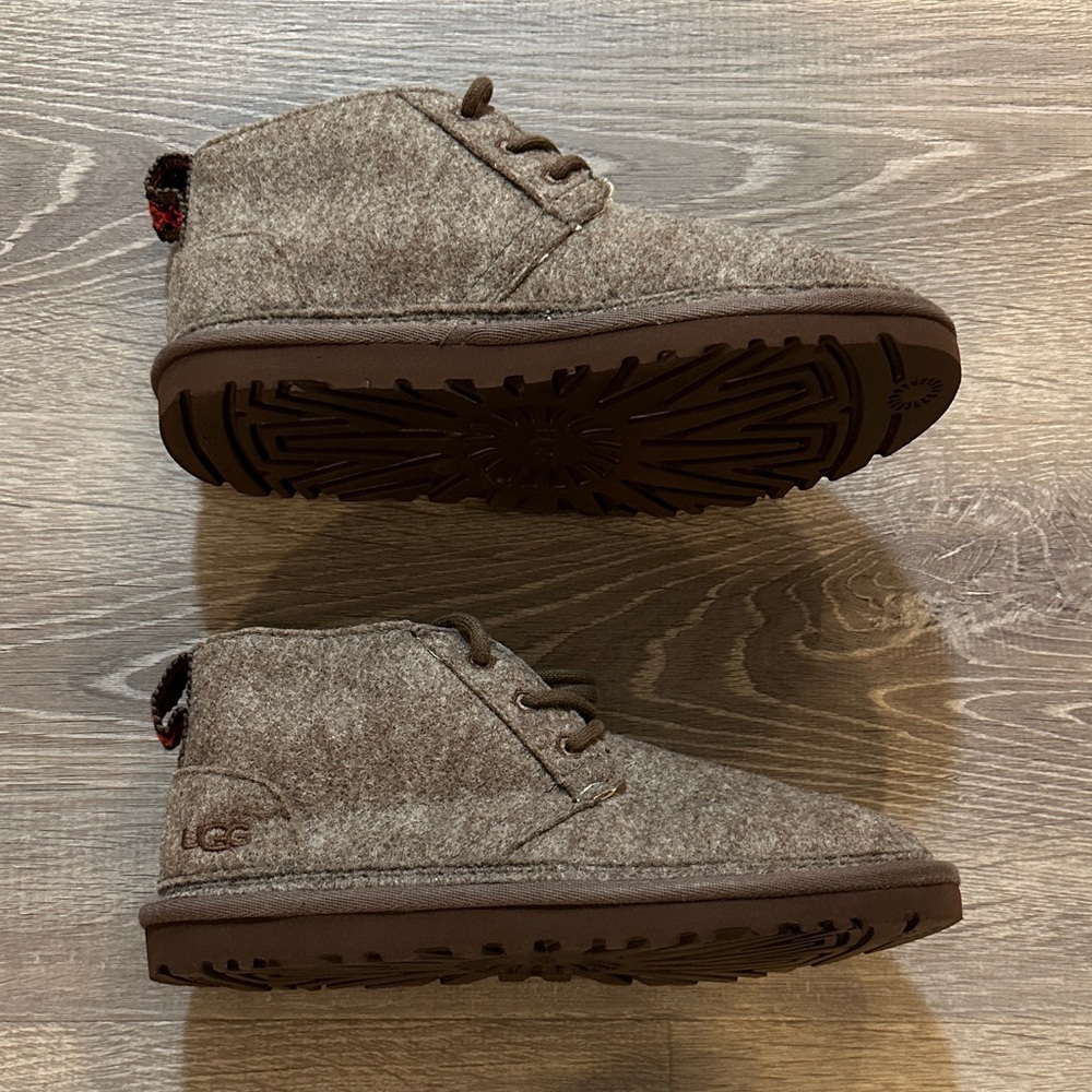 UGG